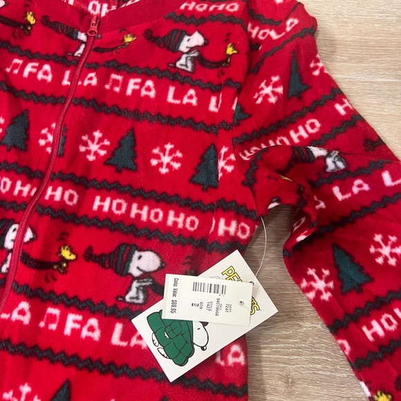 Snoopy Union Suit Holiday - Picture 4 of 5